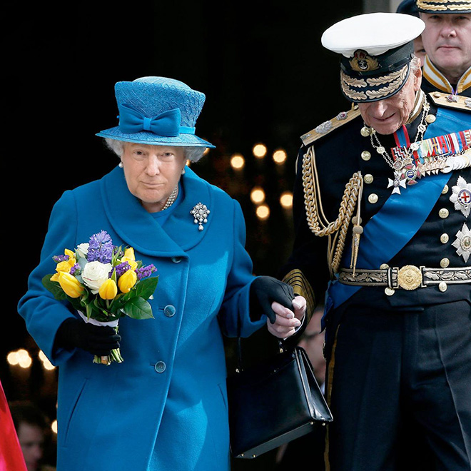 Trump photoshopped as Queen.