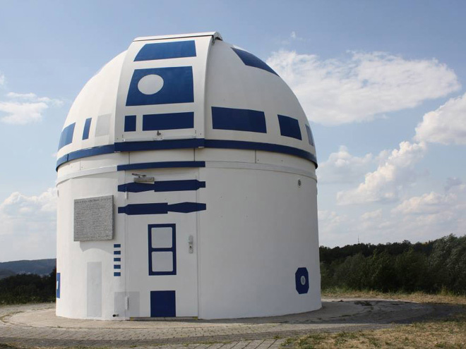 Observatory painted as R2-D2.
