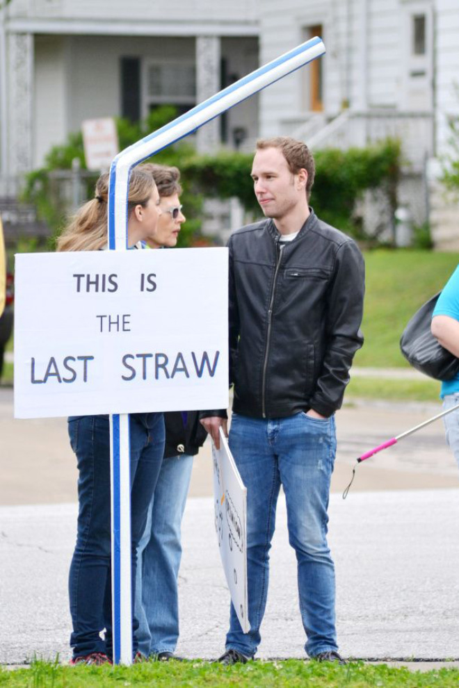 MAKE A SIGN AND PROTEST Funny-random-protest-signs18