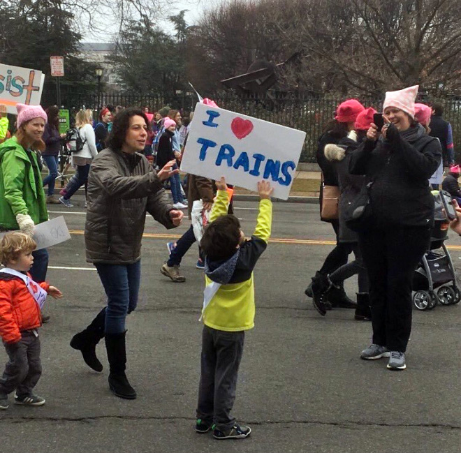 MAKE A SIGN AND PROTEST Funny-random-protest-signs9