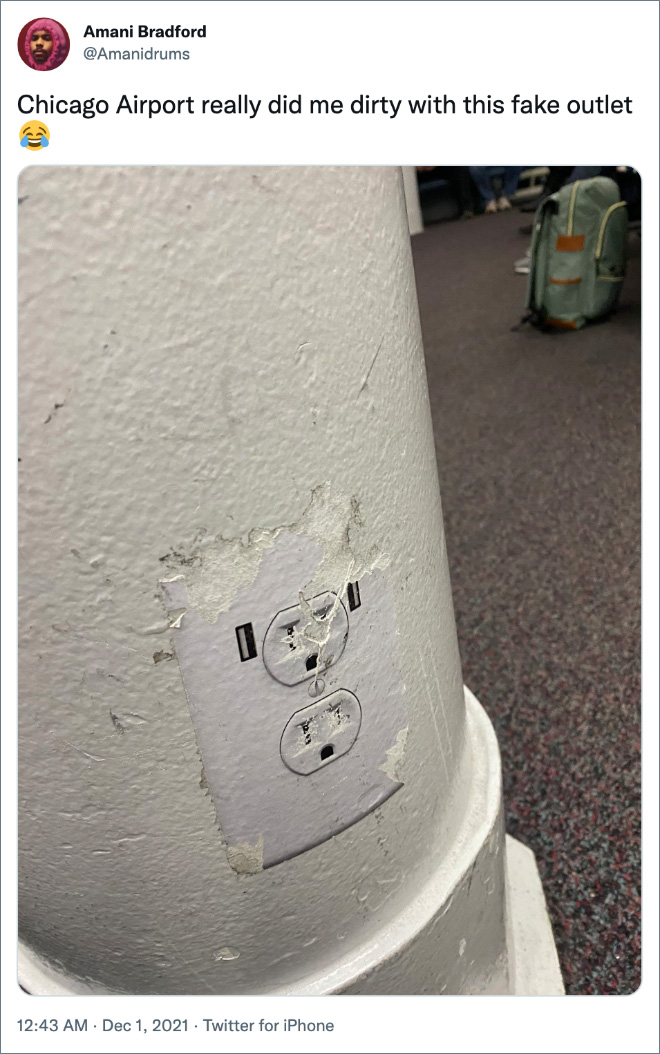 Chicago Airport really did me dirty with this fake outlet 